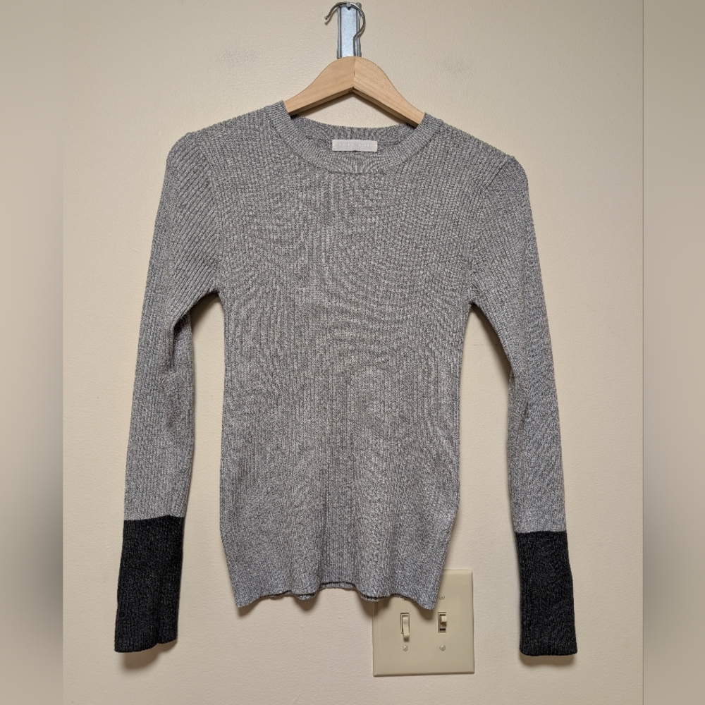 Sense of Place Ribbed Knit Sweater Gray Long Sleeve